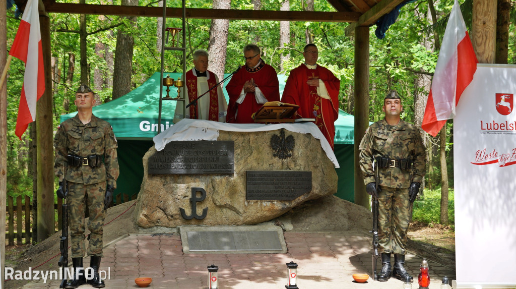 Uroczystość patriotyczna w lesie Baran
