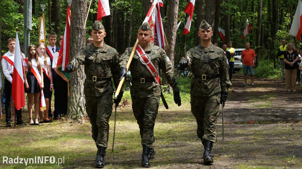 Uroczystość patriotyczna w lesie Baran