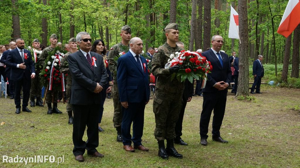 Uroczystość patriotyczna w lesie Baran