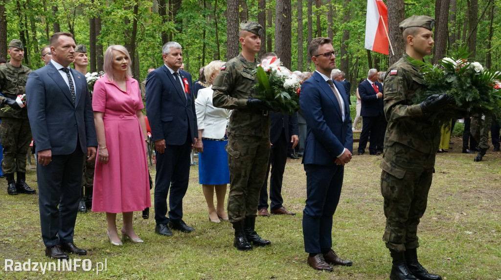 Uroczystość patriotyczna w lesie Baran