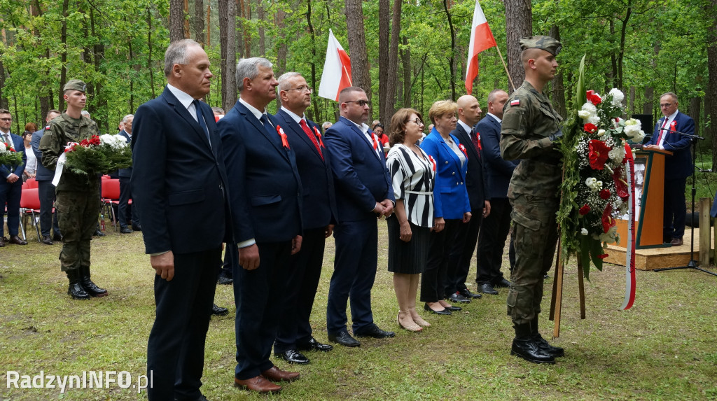 Uroczystość patriotyczna w lesie Baran