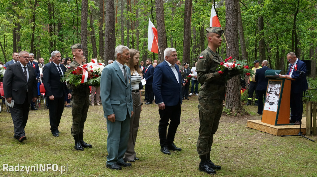 Uroczystość patriotyczna w lesie Baran