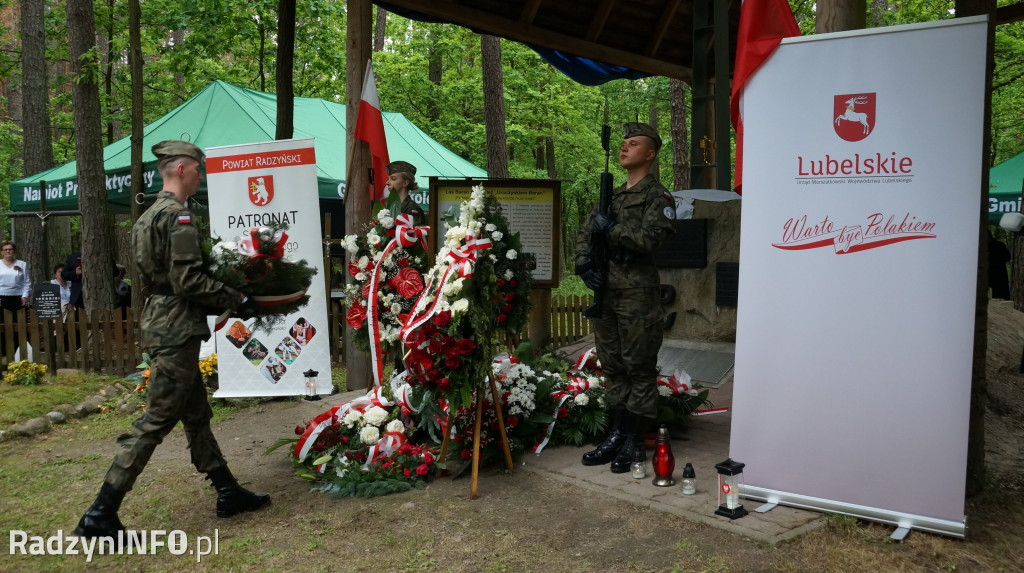 Uroczystość patriotyczna w lesie Baran