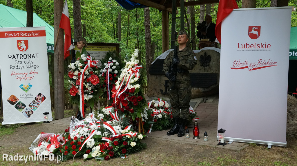 Uroczystość patriotyczna w lesie Baran