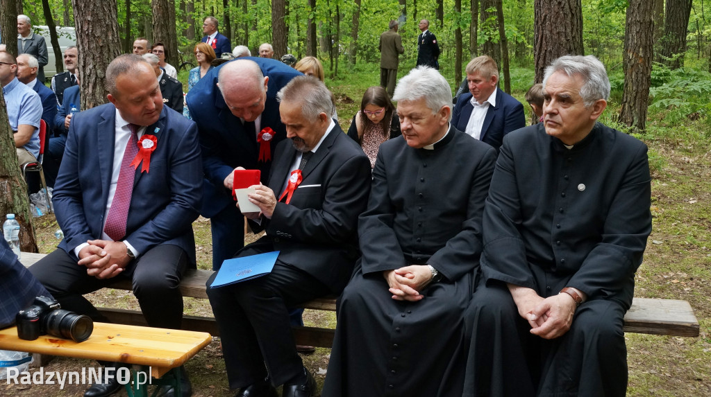 Uroczystość patriotyczna w lesie Baran