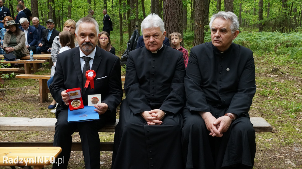 Uroczystość patriotyczna w lesie Baran