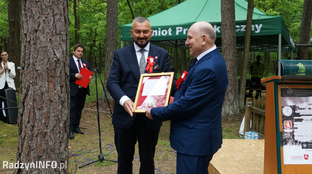 Uroczystość patriotyczna w lesie Baran