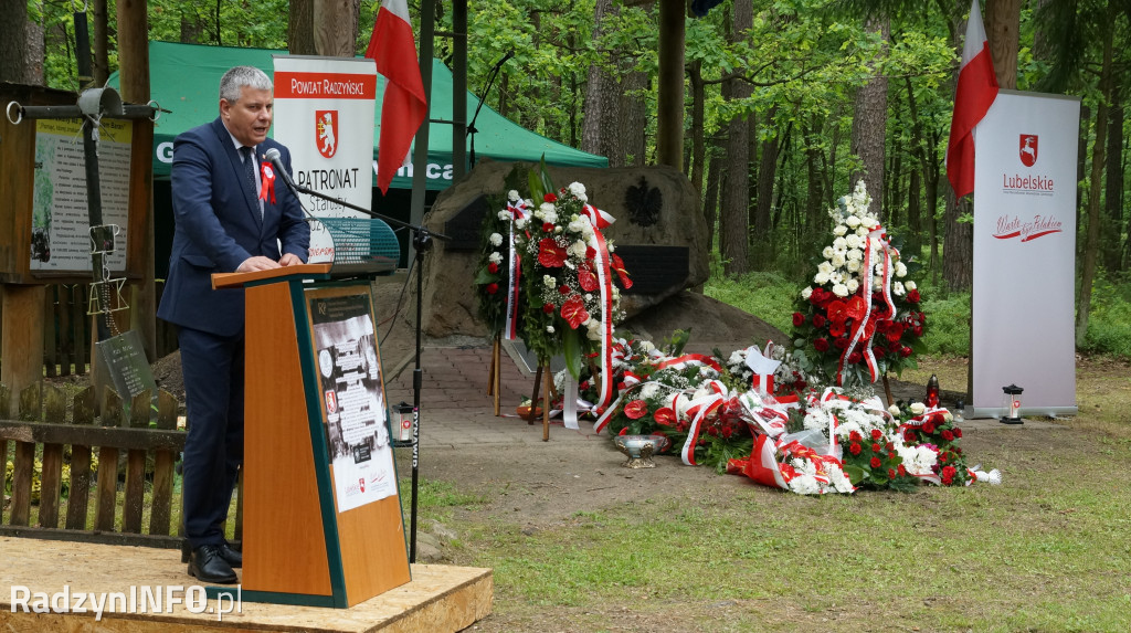 Uroczystość patriotyczna w lesie Baran