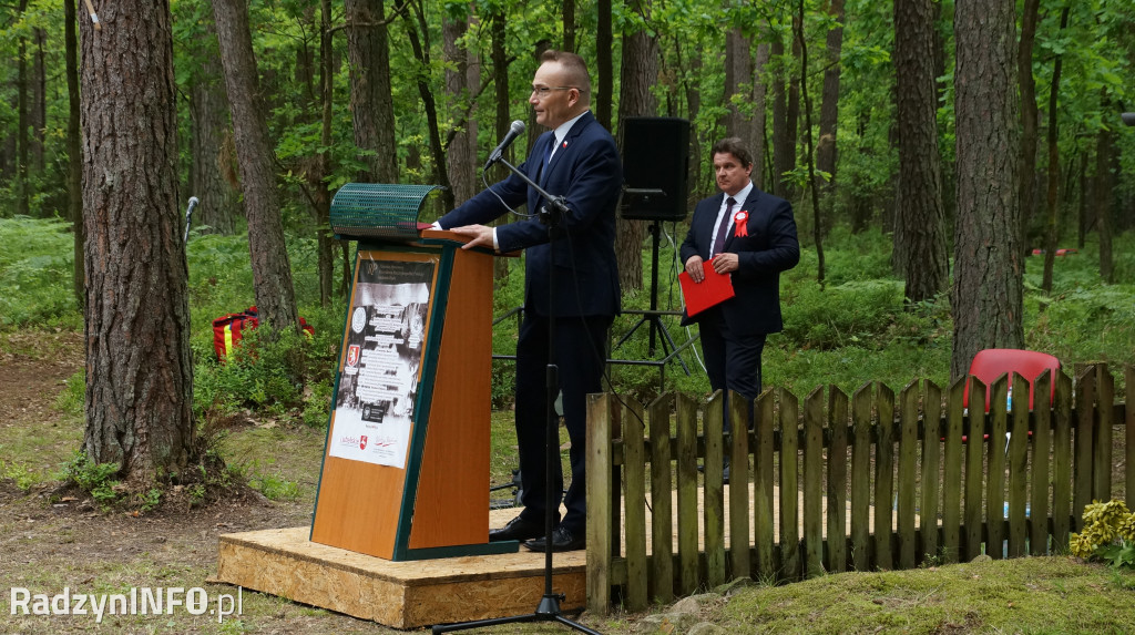 Uroczystość patriotyczna w lesie Baran
