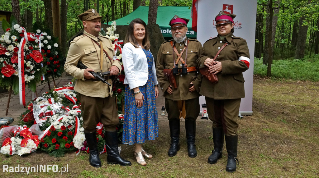 Uroczystość patriotyczna w lesie Baran