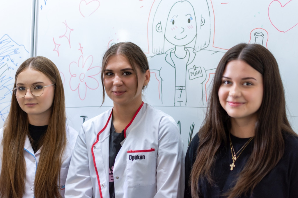 Pokazy chemiczne w I LO na Dzień Dziecka