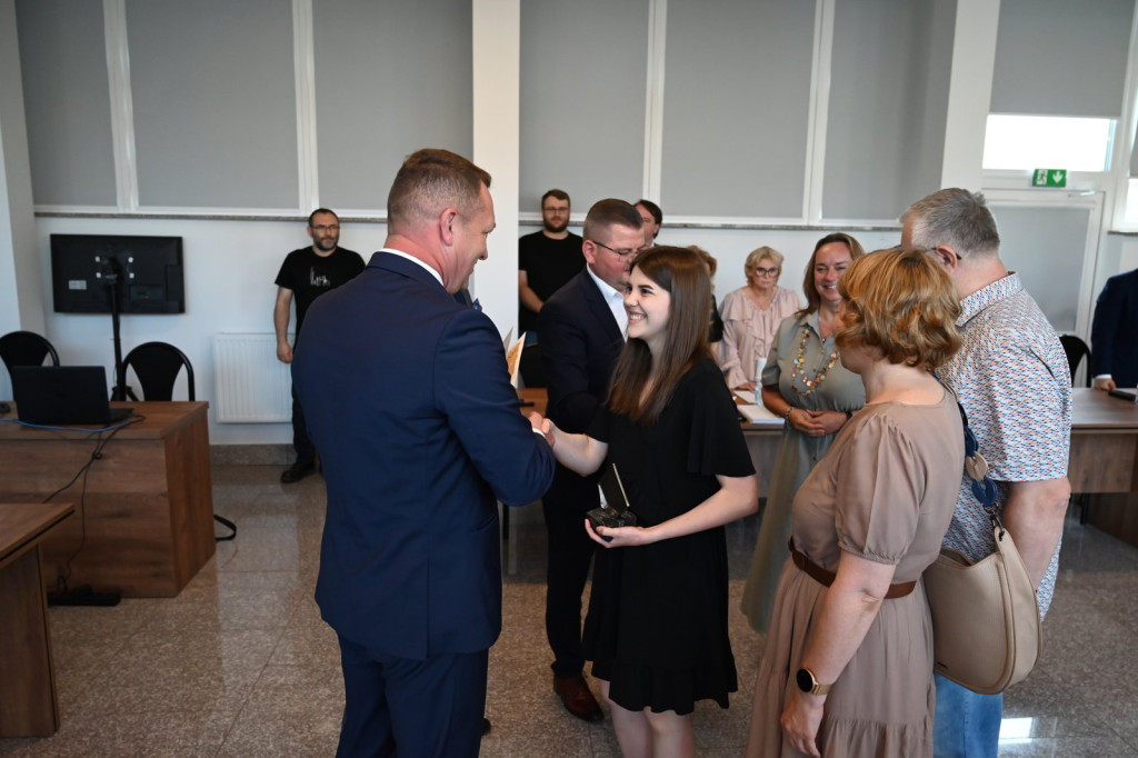 Wręczenie nagrody >>Prymus<< dla uczniów z powiatu