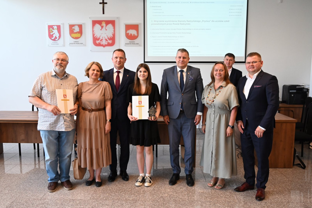 Wręczenie nagrody >>Prymus<< dla uczniów z powiatu