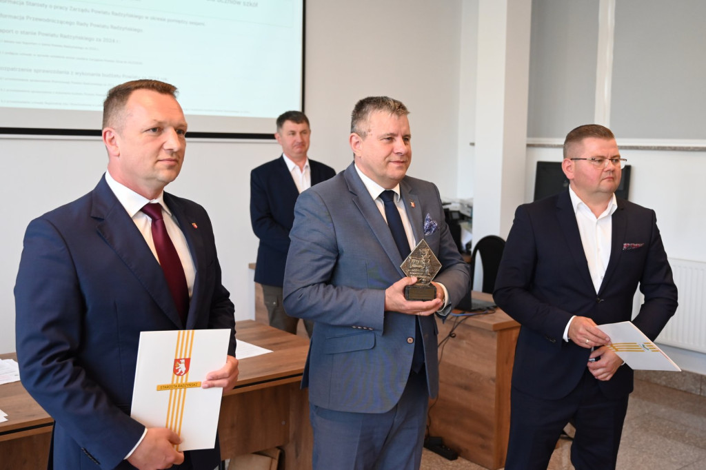Wręczenie nagrody >>Prymus<< dla uczniów z powiatu