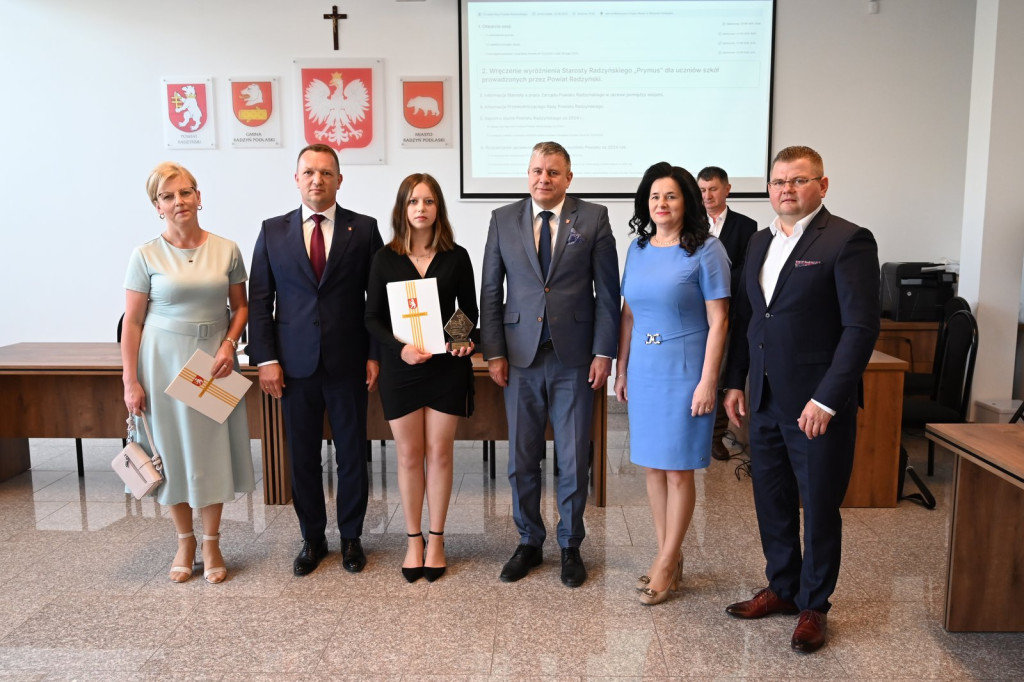 Wręczenie nagrody >>Prymus<< dla uczniów z powiatu