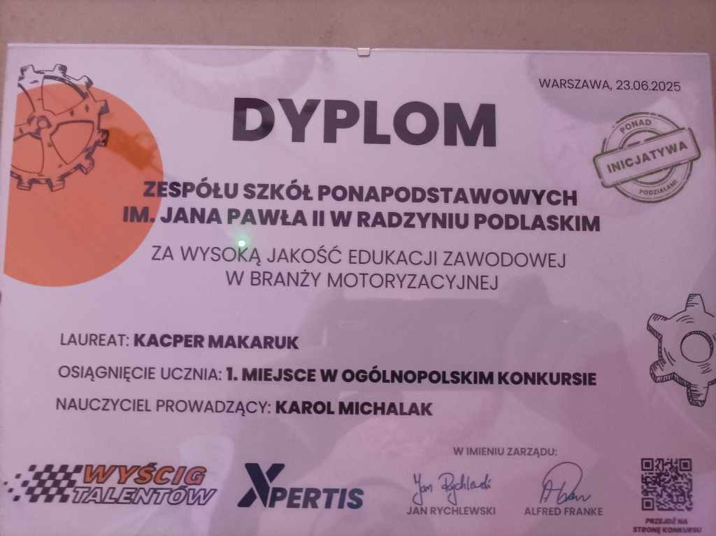Wręczenie nagrody Kacprowi Makarukowi