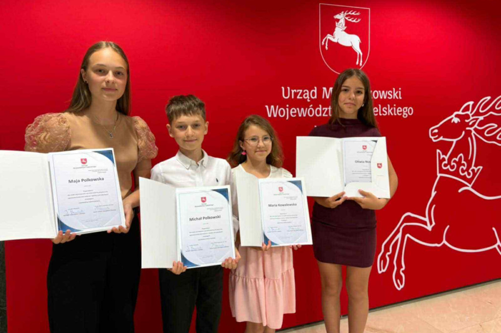 Uczniowie z gm. Ulan ze stypendiami marszałka