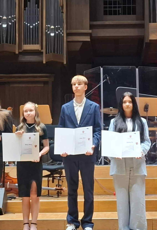 Uczniowie z gm. Ulan ze stypendiami marszałka