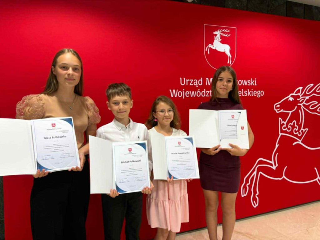 Uczniowie z gm. Ulan ze stypendiami marszałka