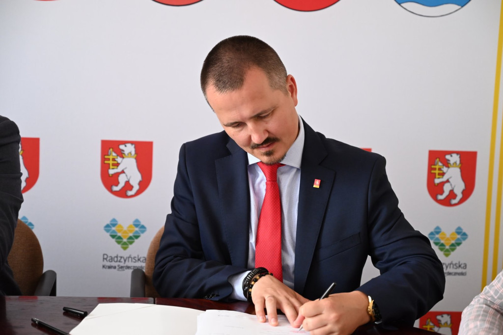 Podpisanie umowy w/s prac przy ZSP