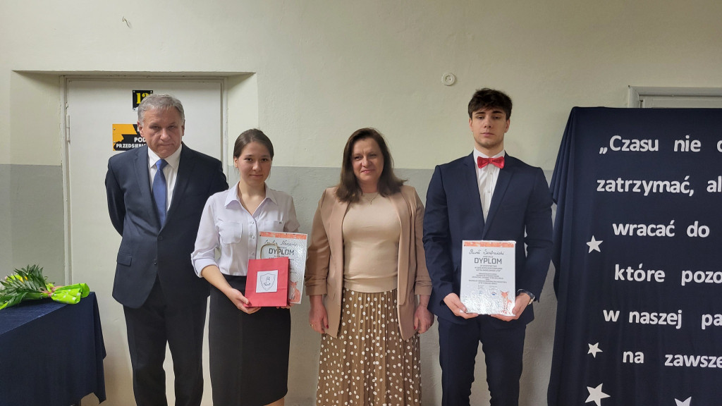 Zakończenie roku szkolnego w LO w Komarówce