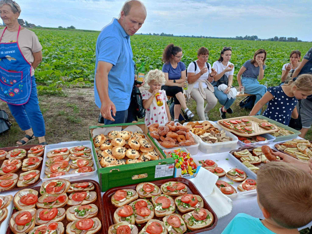 Pielgrzymi wyruszyli z Komarówki