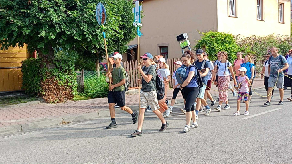 Pielgrzymi wyruszyli z Komarówki
