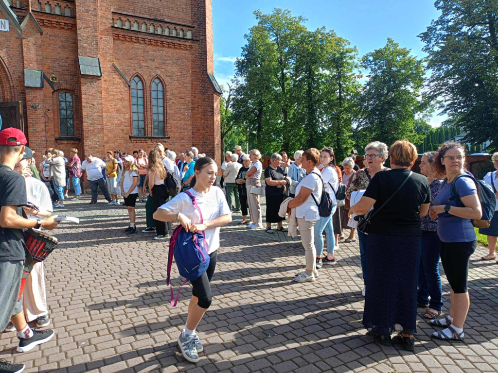 Pielgrzymi wyruszyli z Komarówki