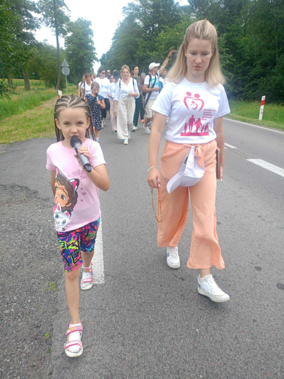 Pielgrzymi wyruszyli z Komarówki