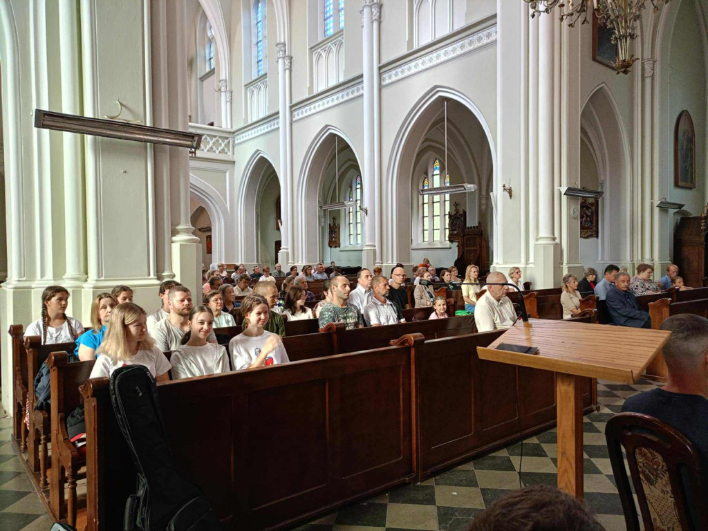 Pielgrzymi wyruszyli z Komarówki