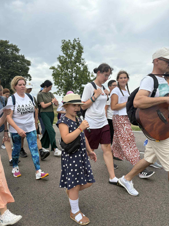 Pielgrzymi wyruszyli z Komarówki