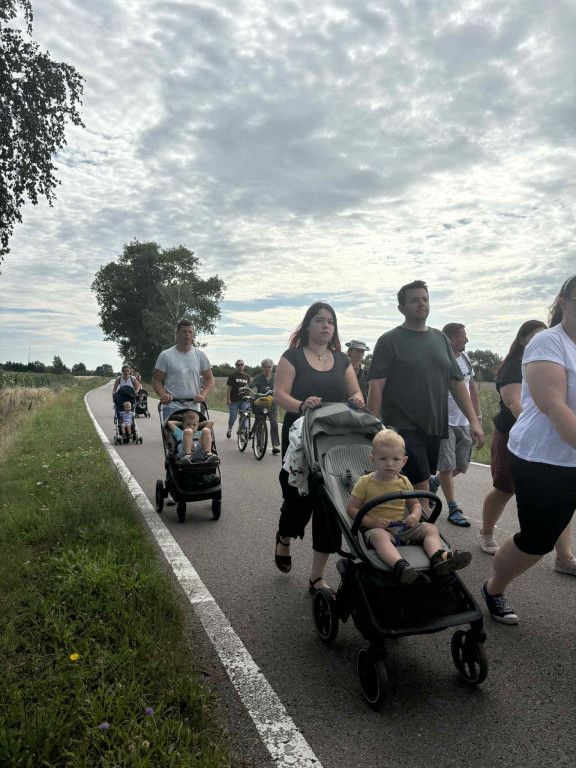 Pielgrzymi wyruszyli z Komarówki