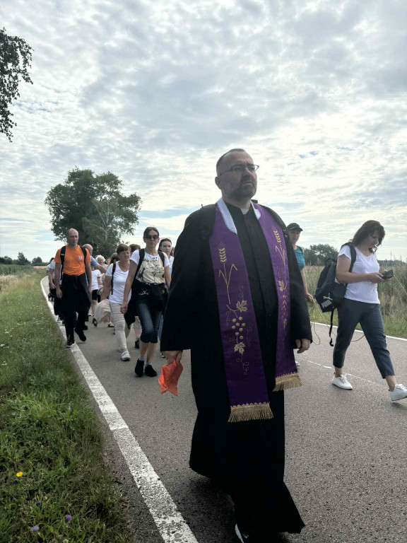 Pielgrzymi wyruszyli z Komarówki