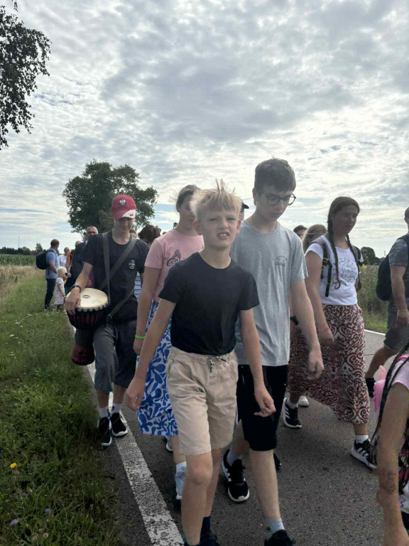 Pielgrzymi wyruszyli z Komarówki