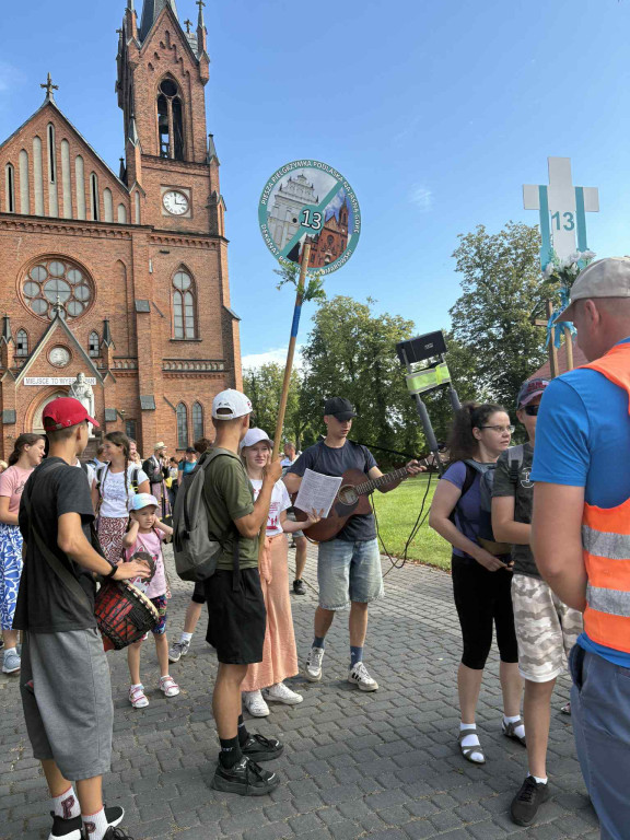 Pielgrzymi wyruszyli z Komarówki