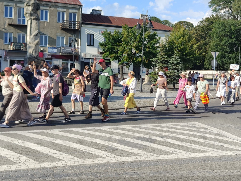 Przybycie pielgrzymów do Radzynia