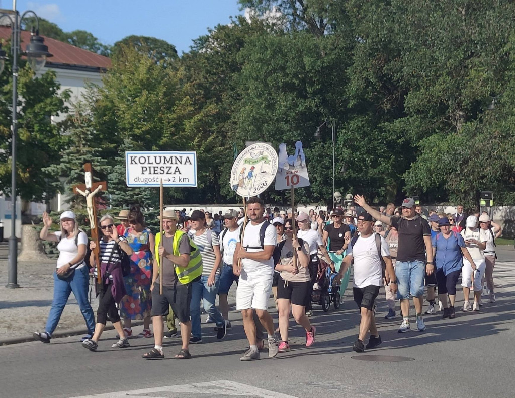 Przybycie pielgrzymów do Radzynia