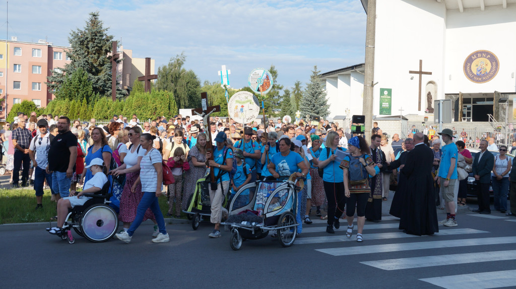Wyjście pielgrzymów z Radzynia