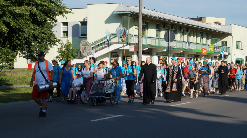 Wyjście pielgrzymów z Radzynia