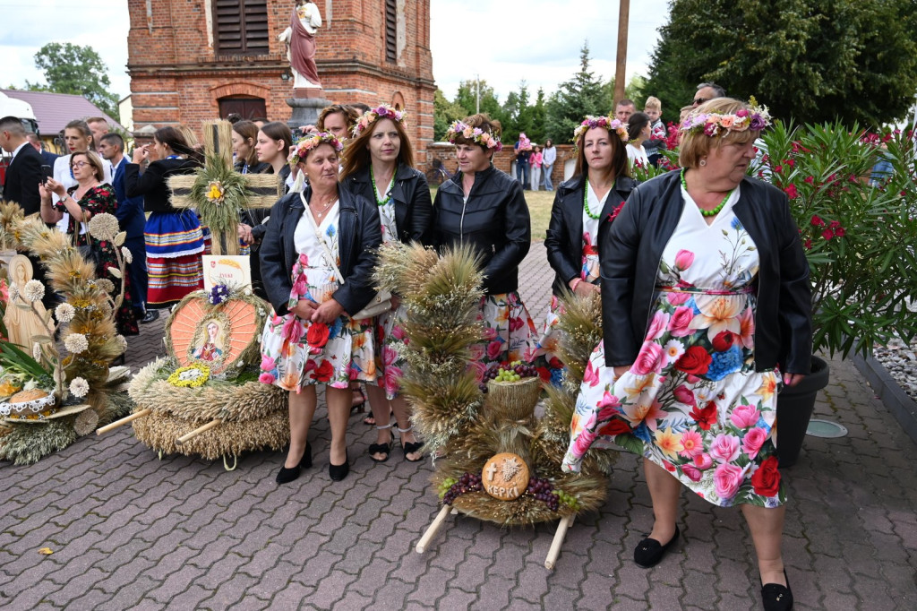 Dożynki gminno-parafialne w Ulanie-Majoracie