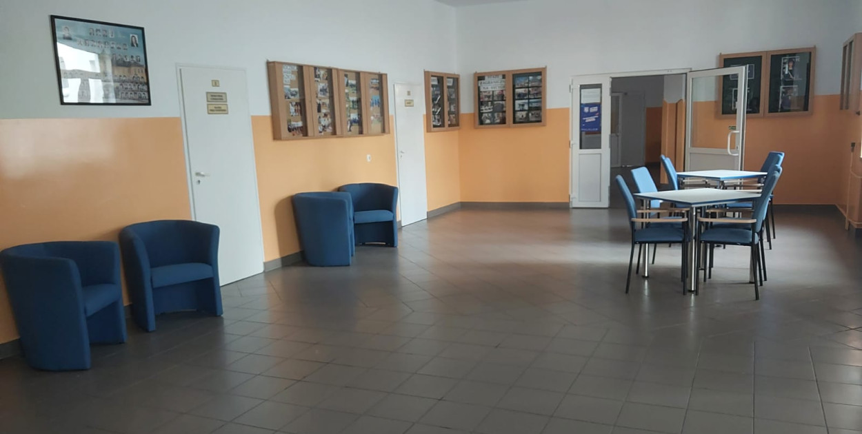 Nowe meble na korytarzach w ZSP
