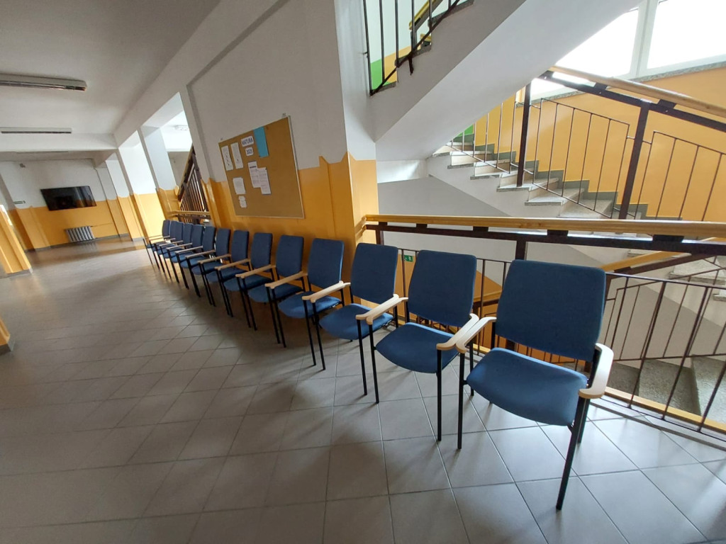 Nowe meble na korytarzach w ZSP