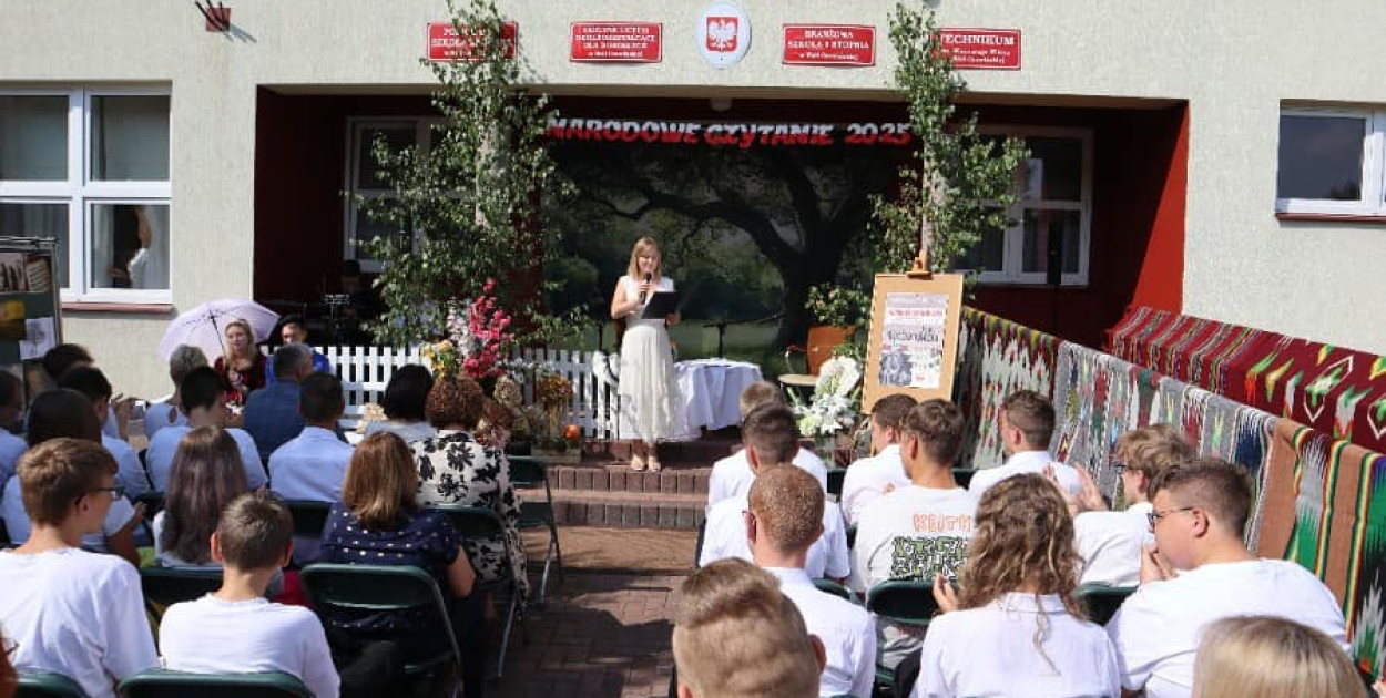 Narodowe Czytanie 2025 w ZSR w Woli Osowińskiej