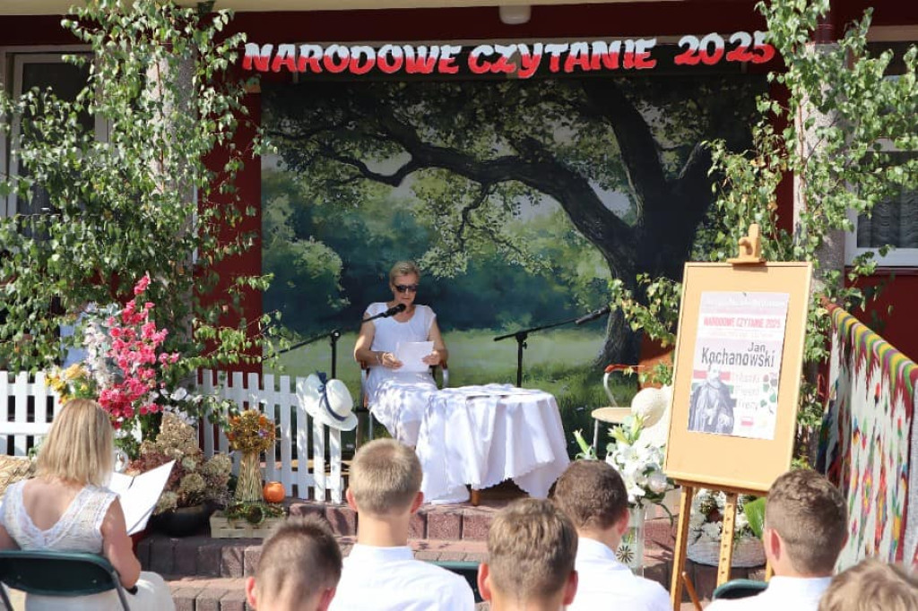 Narodowe Czytanie 2025 w ZSR w Woli Osowińskiej