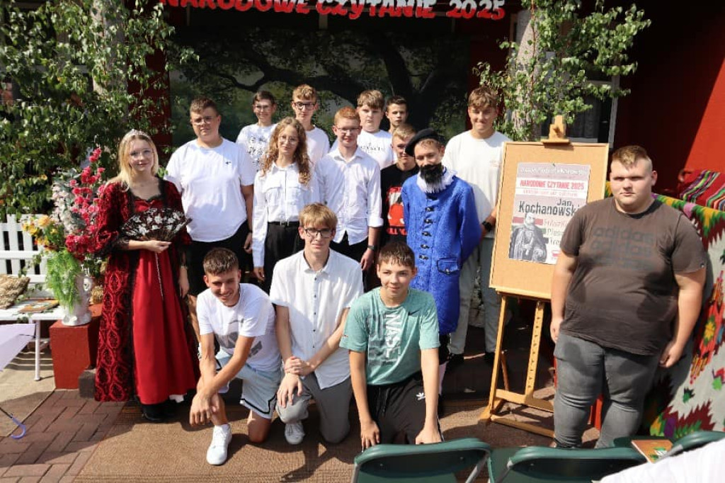 Narodowe Czytanie 2025 w ZSR w Woli Osowińskiej