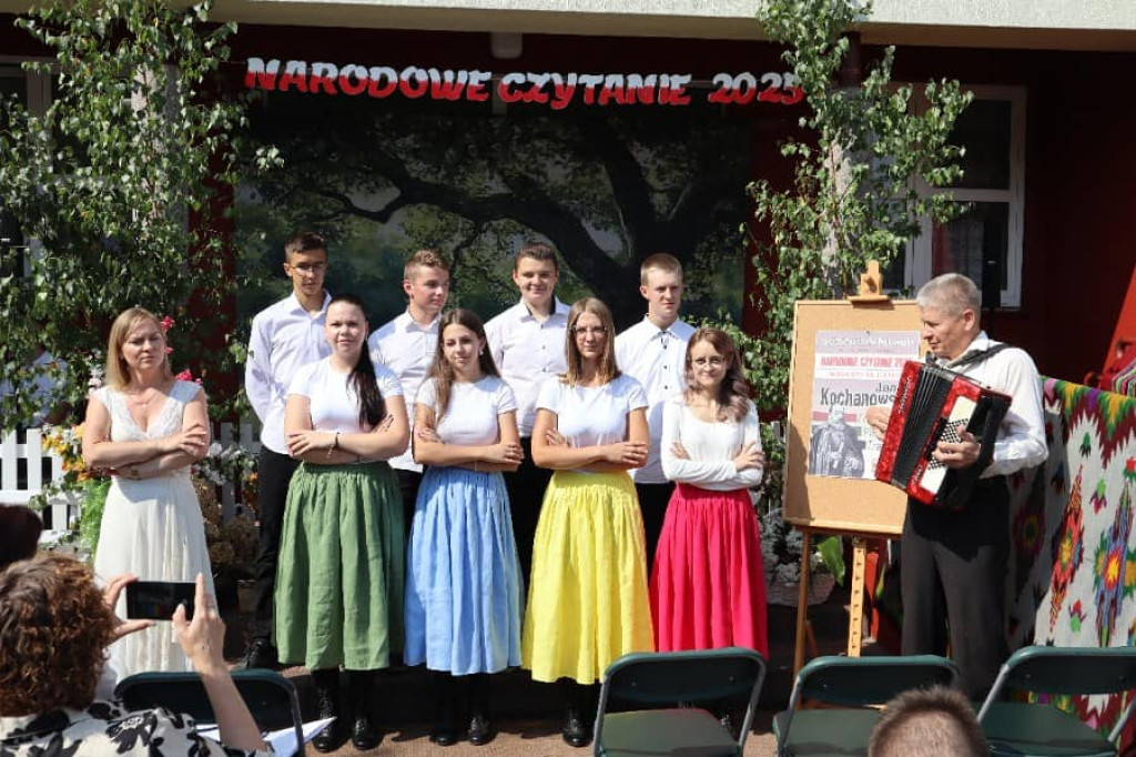 Narodowe Czytanie 2025 w ZSR w Woli Osowińskiej