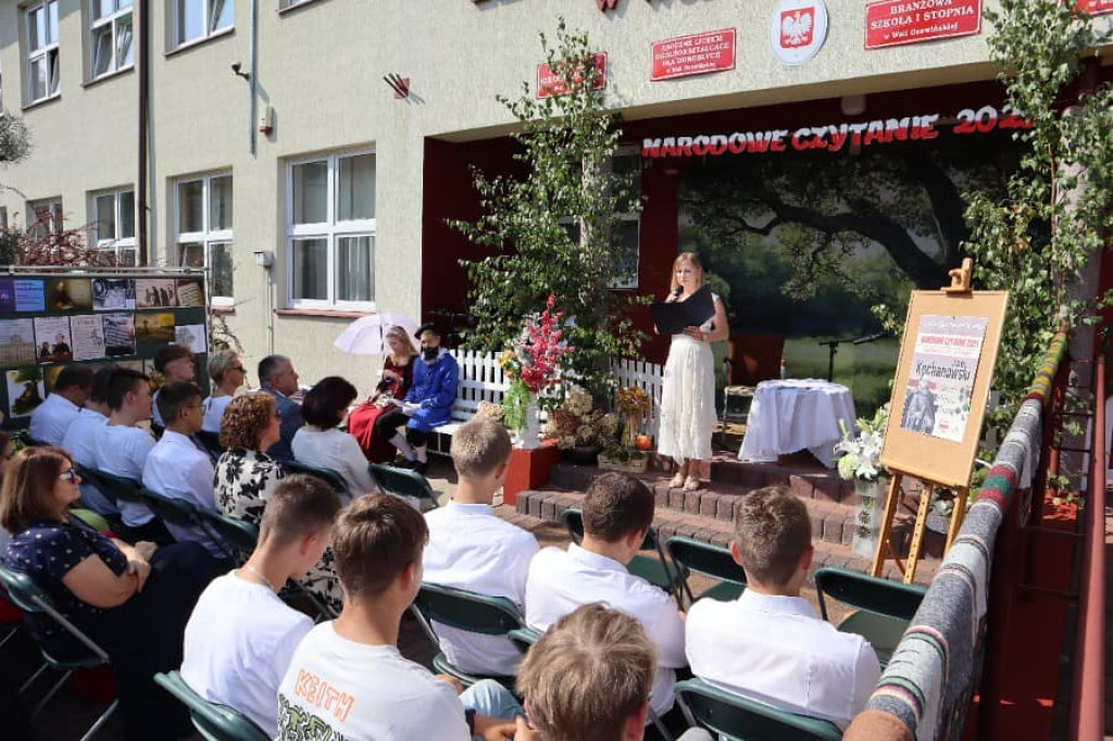 Narodowe Czytanie 2025 w ZSR w Woli Osowińskiej