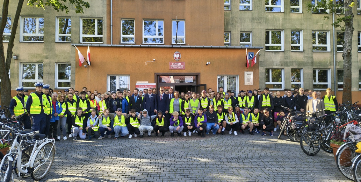Rajd rowerowy szlakiem miejsc pamięci w powiecie