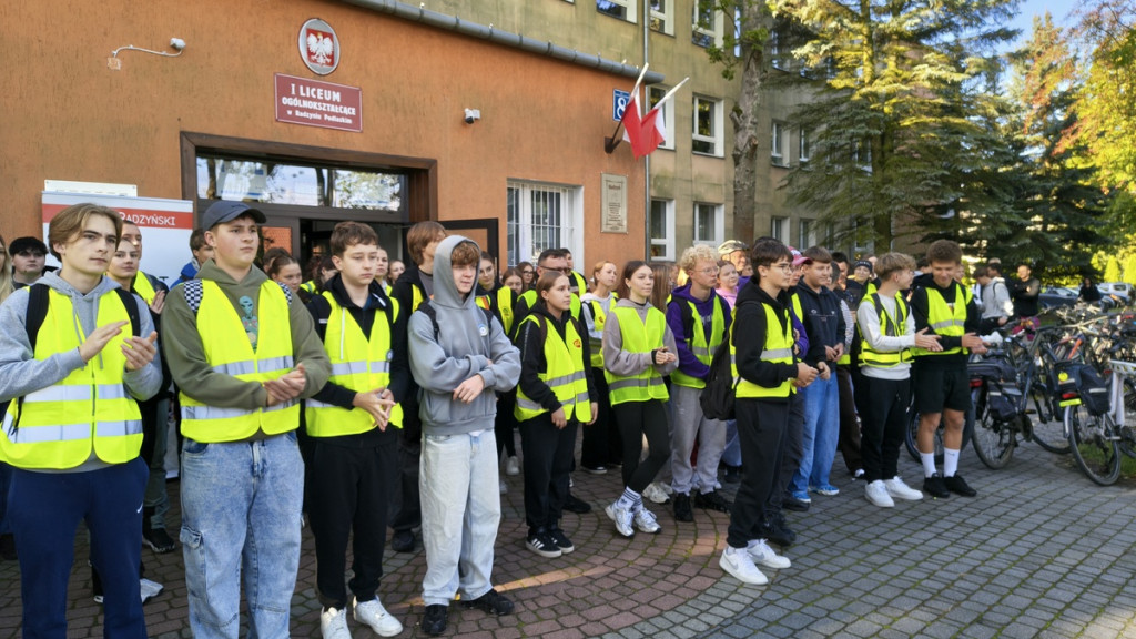 Rajd rowerowy szlakiem miejsc pamięci w powiecie