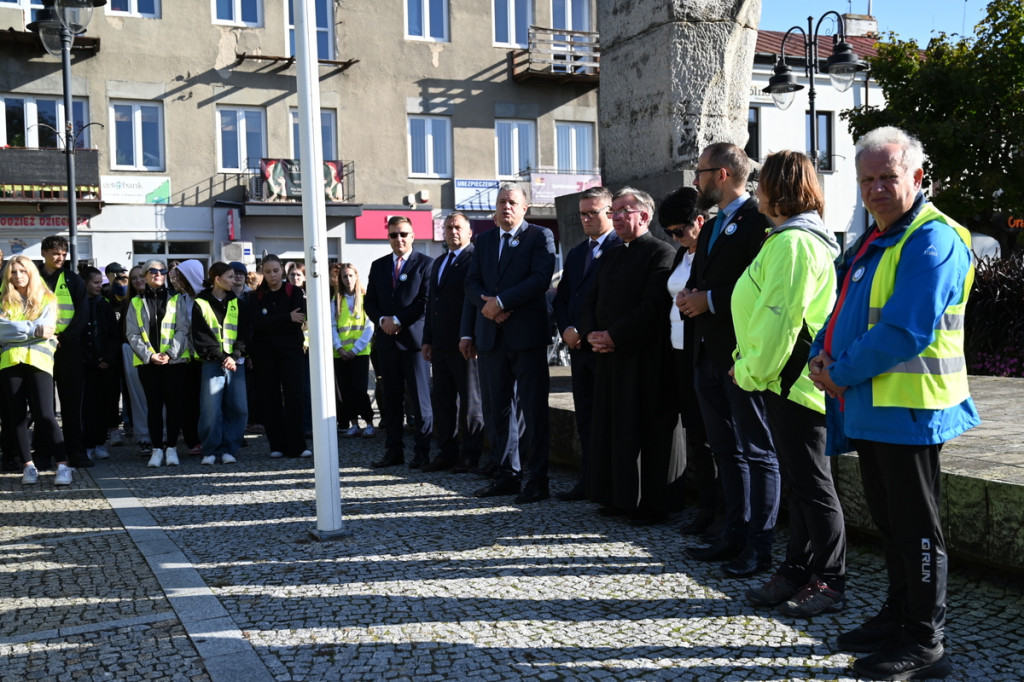 Rajd rowerowy szlakiem miejsc pamięci w powiecie